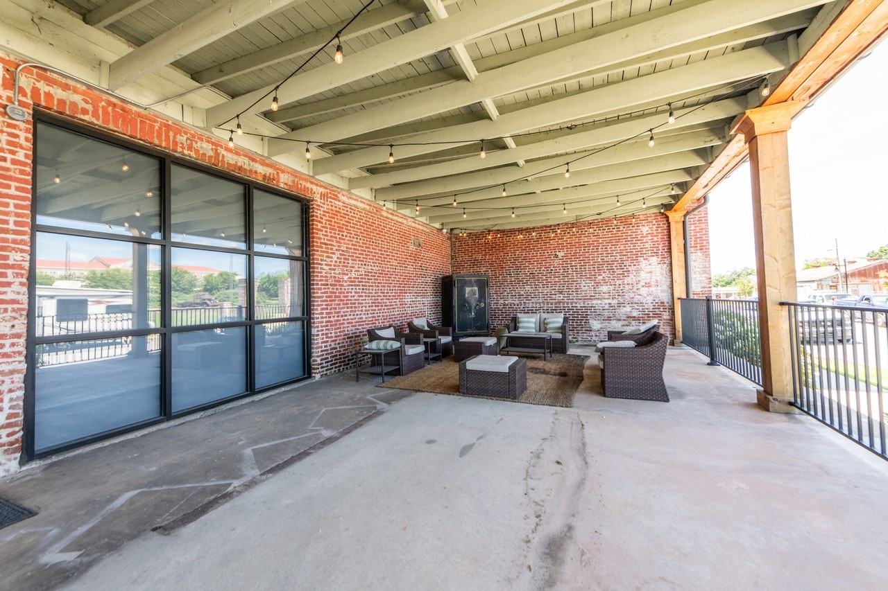 340 6th Street - Photo 5 of 7