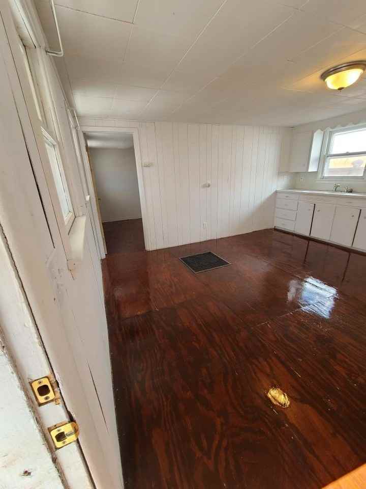 Hotel Motel - Photo 3 of 5