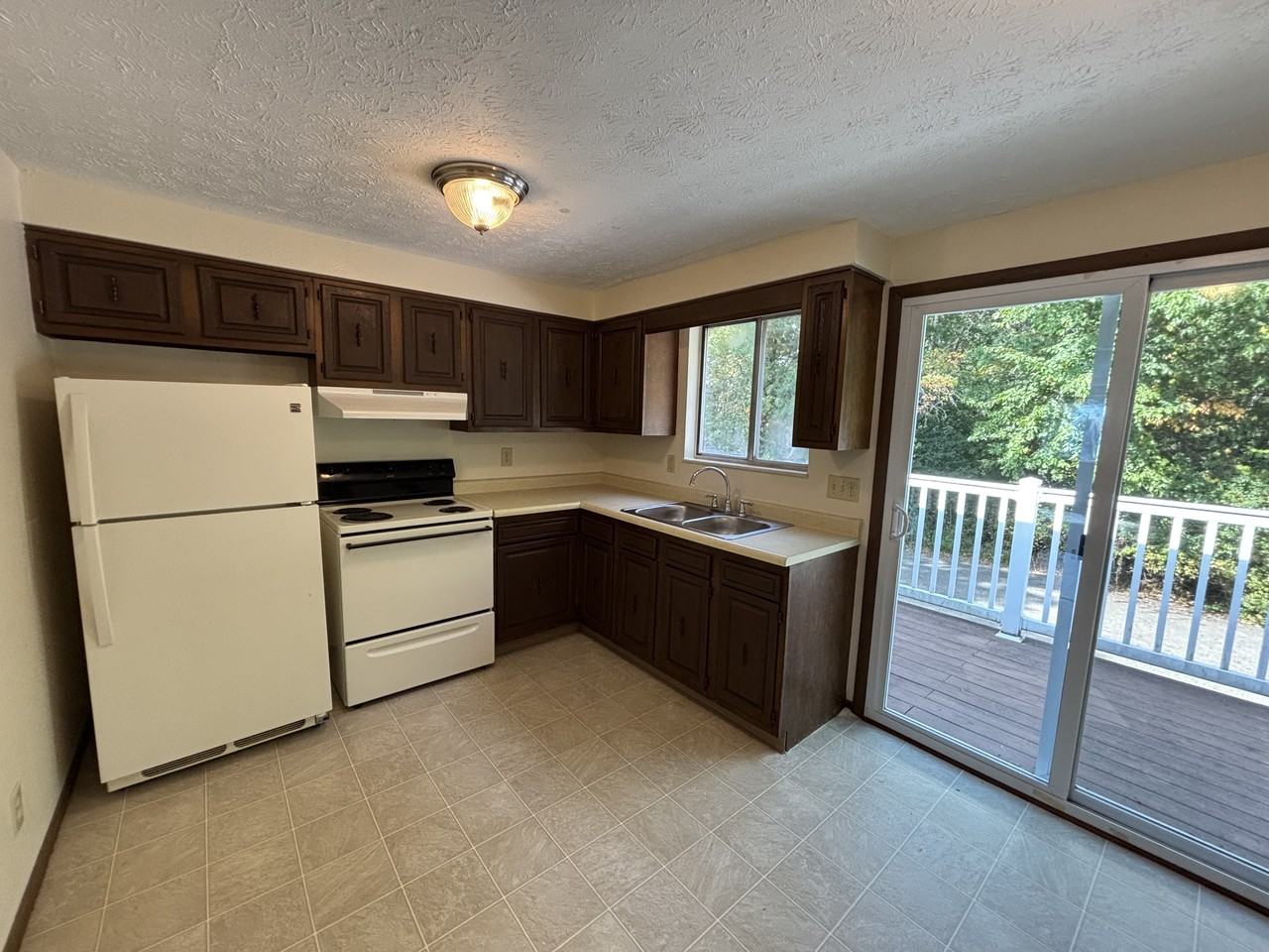 323 Harding Avenue Southwest - Photo 4 of 11