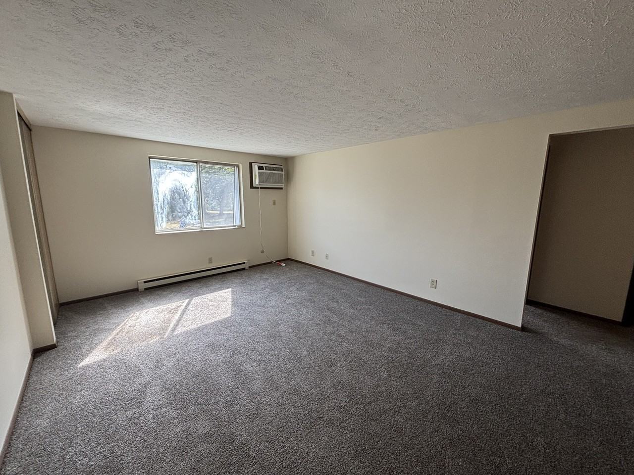 323 Harding Avenue Southwest - Photo 6 of 11