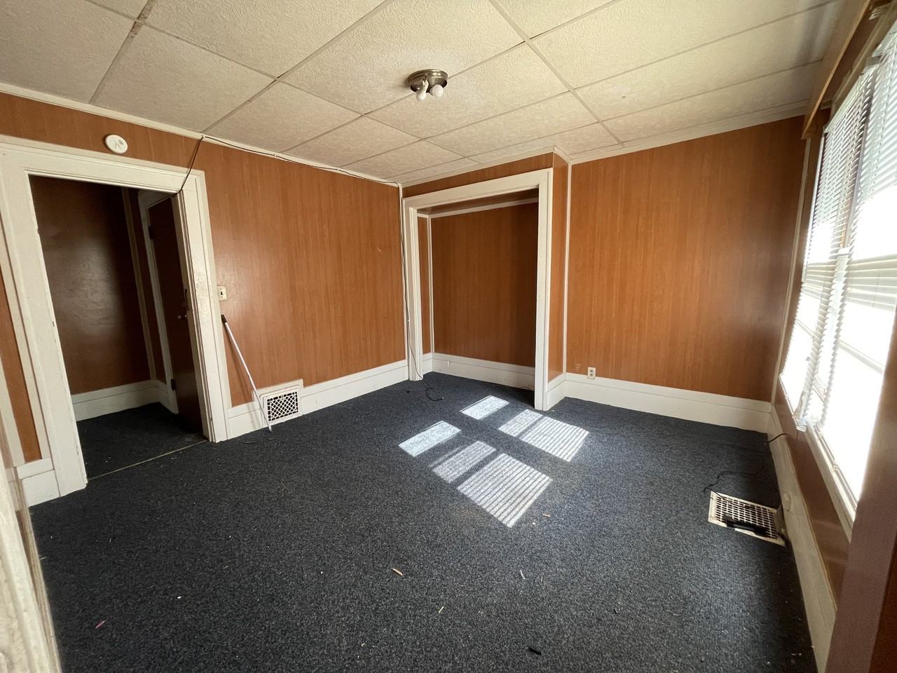 530 East Dubail Avenue - Photo 2 of 5