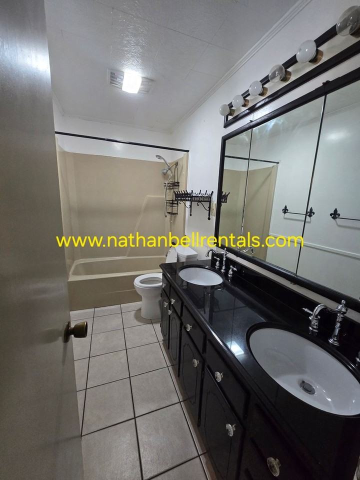 3165 E Houston St - Photo 6 of 13