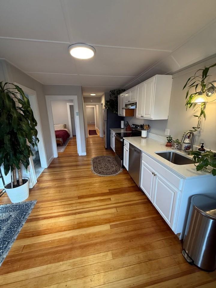 49 Maplewood Ave - Photo 4 of 16