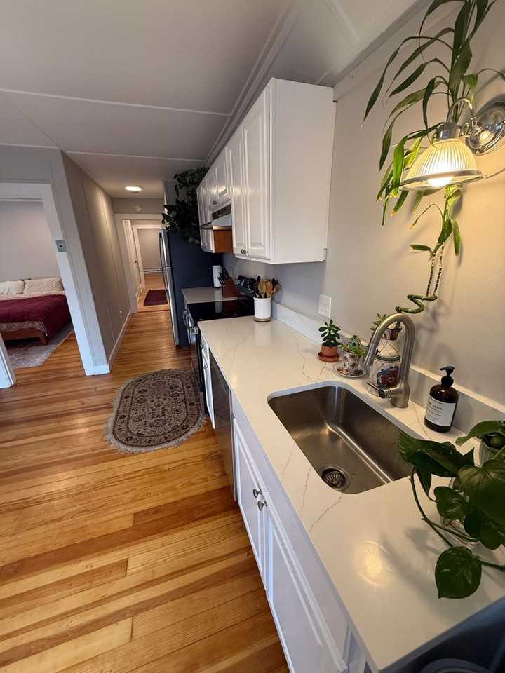 49 Maplewood Ave - Photo 5 of 16