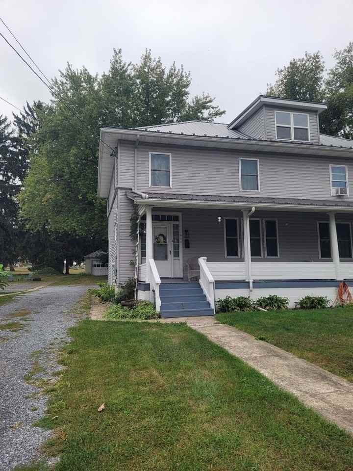 206 Roxbury Rd - Photo 2 of 14