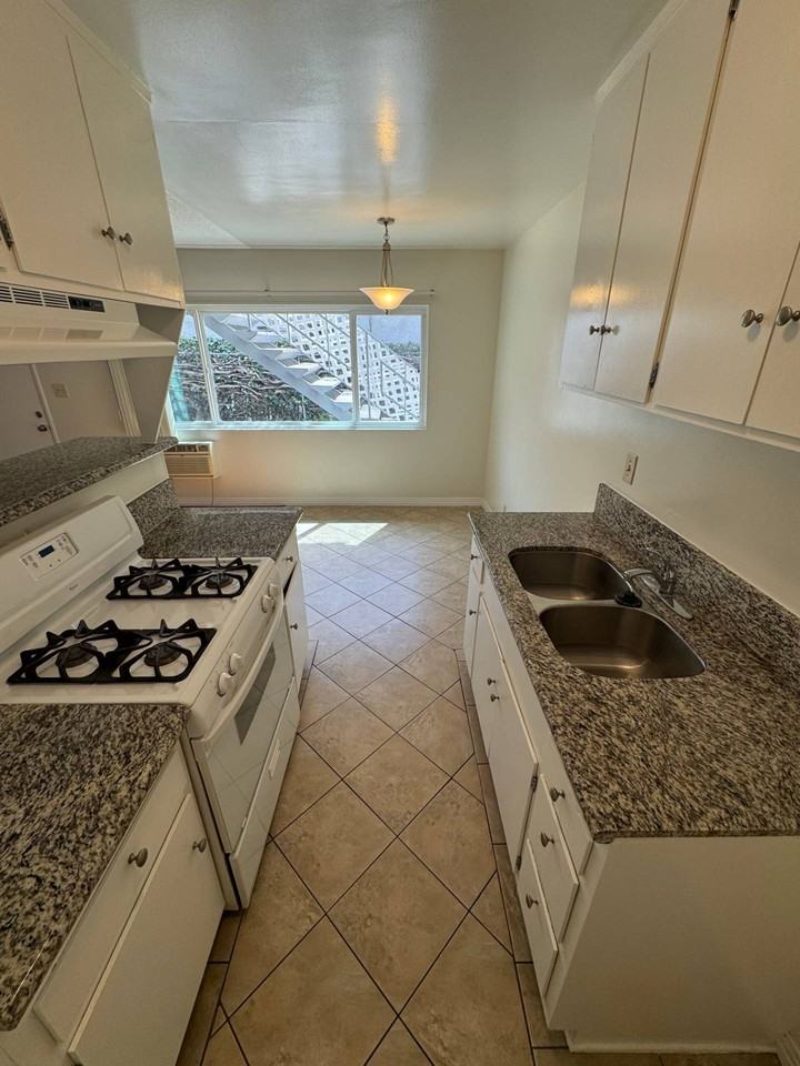 42 N Parkwood Ave #3 - Photo 5 of 16