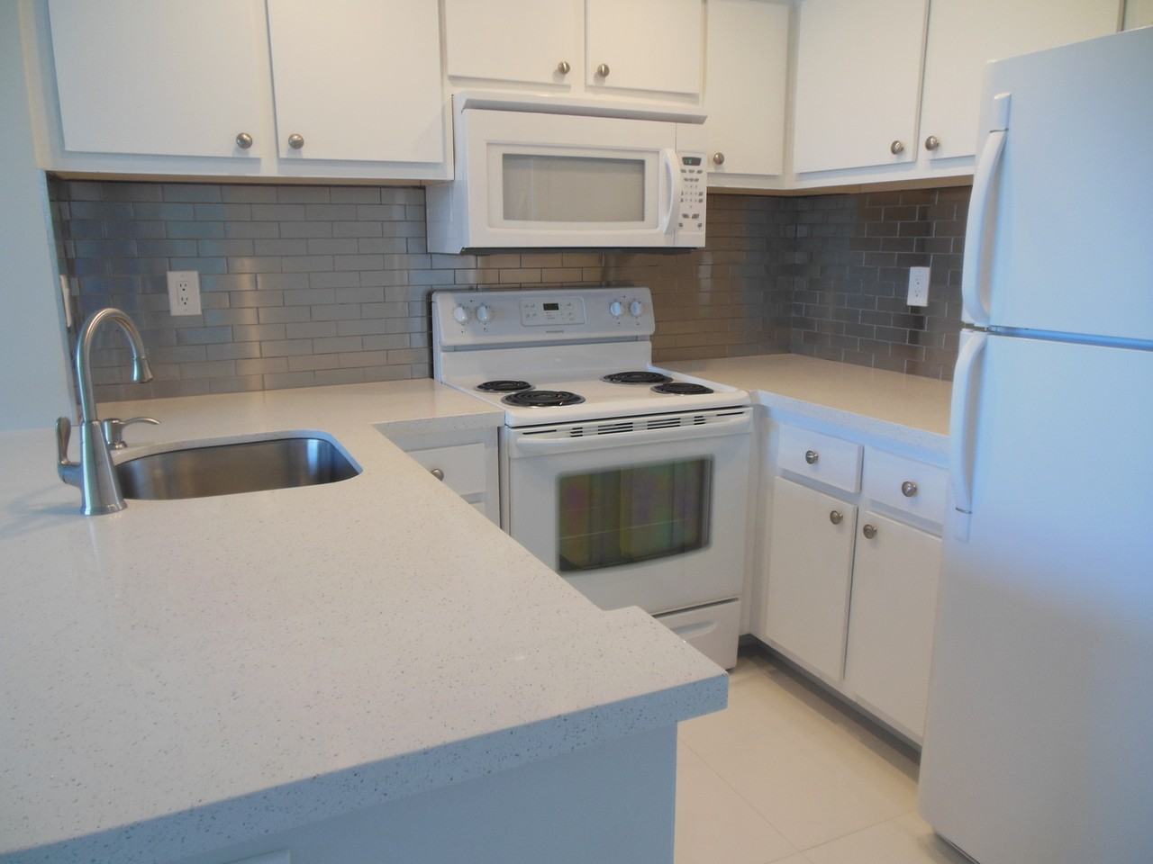 728 Executive Center Dr #31 - Photo 2 of 30