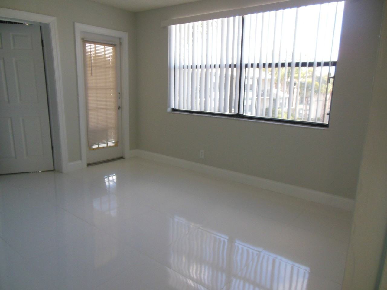 728 Executive Center Dr #31 - Photo 3 of 30