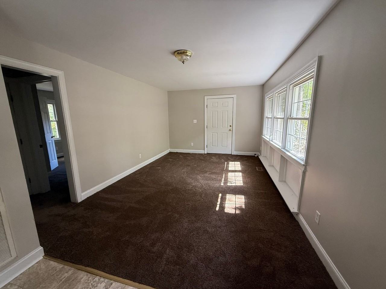 1504 Gold St N - Photo 4 of 13