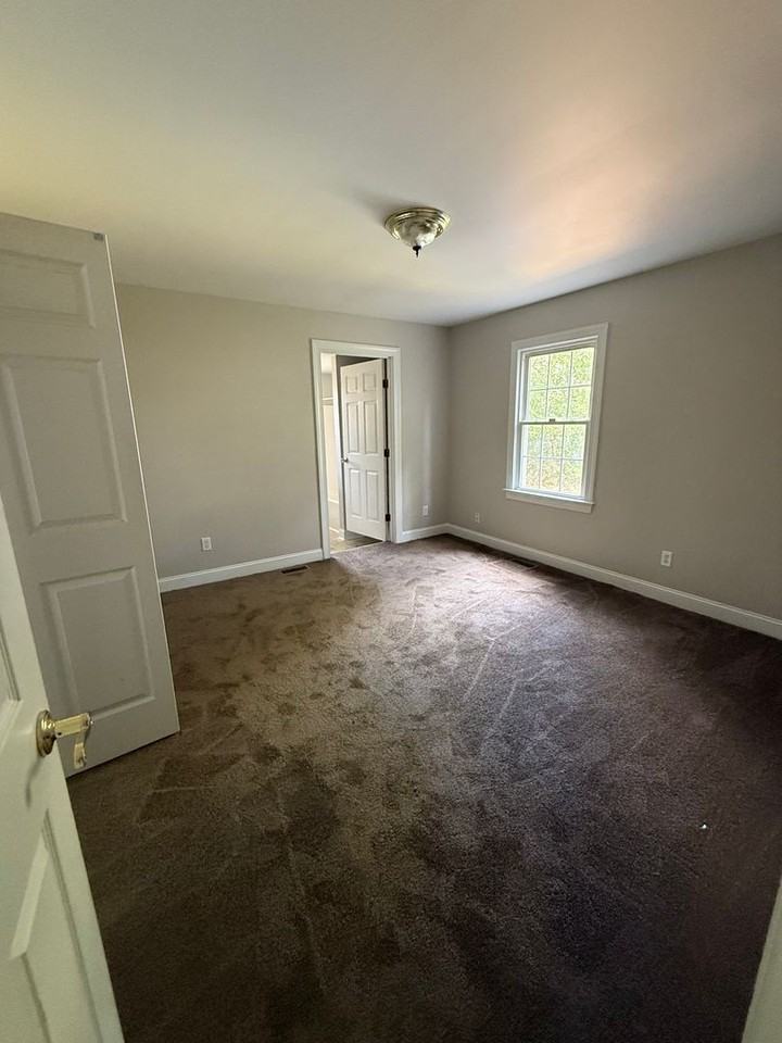 1504 Gold St N - Photo 6 of 13