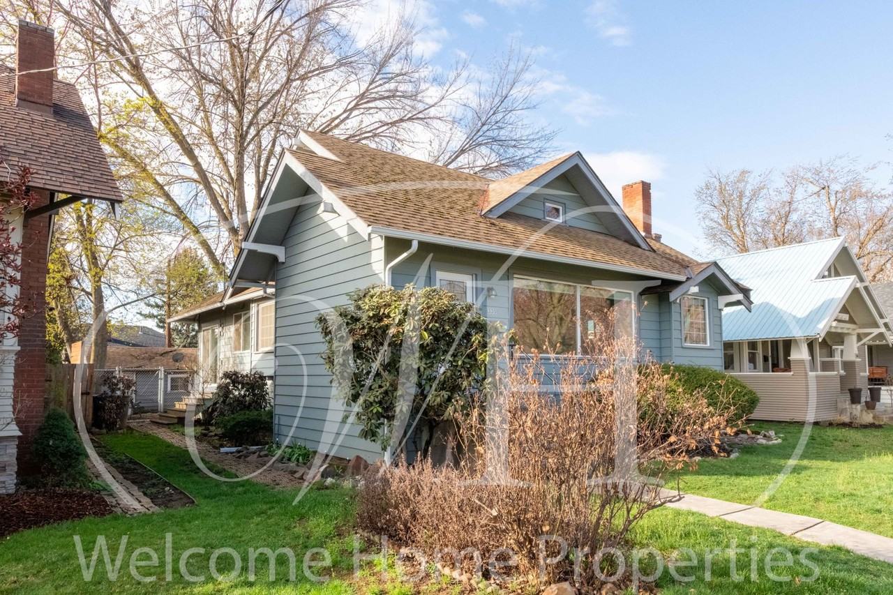 330 Locust Street - Photo 3 of 37