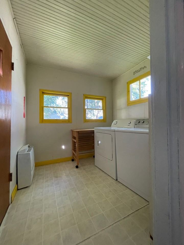 406 15th St S - Photo 5 of 24