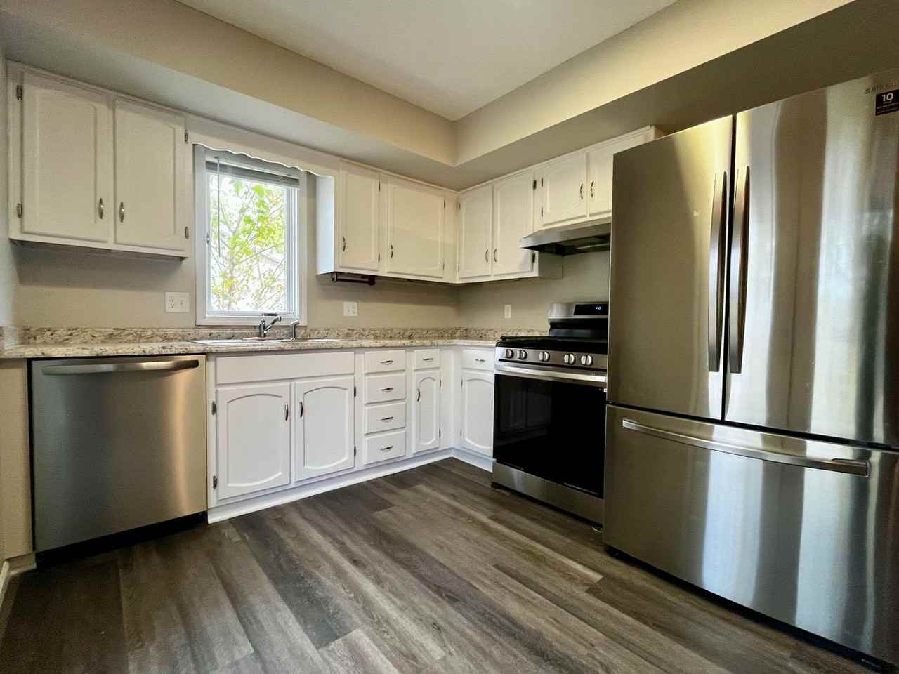 905 Aurora Knoll Ln - Photo 2 of 25