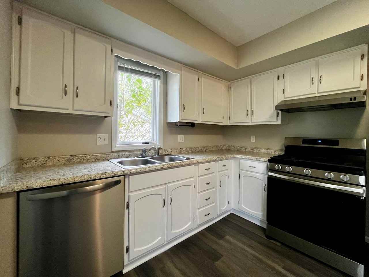 905 Aurora Knoll Ln - Photo 3 of 25