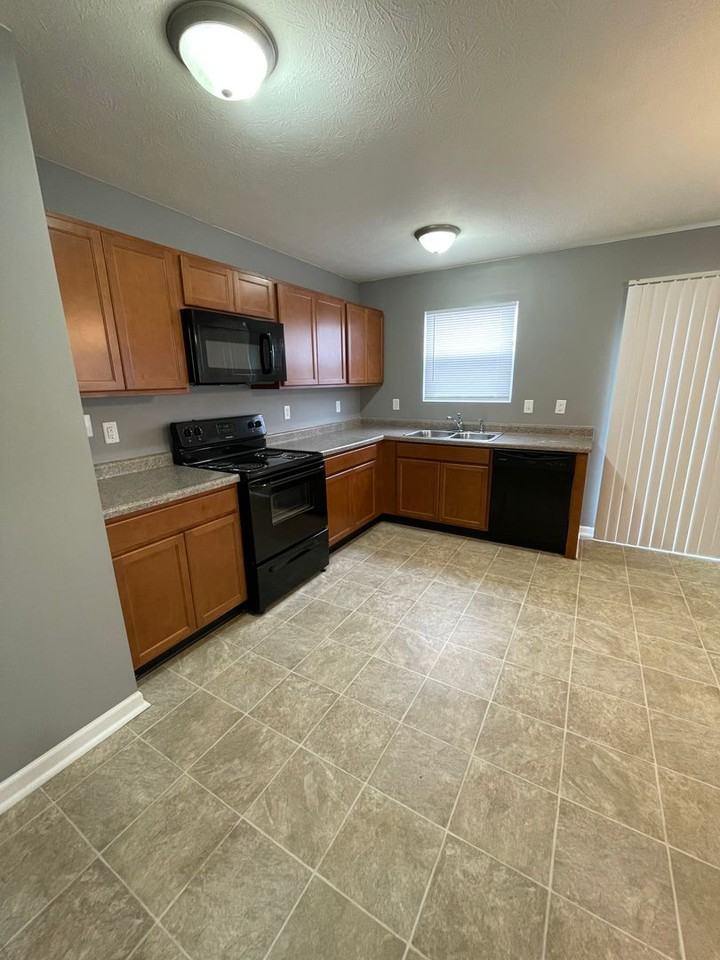 8107 Gathering Lane - Photo 2 of 13