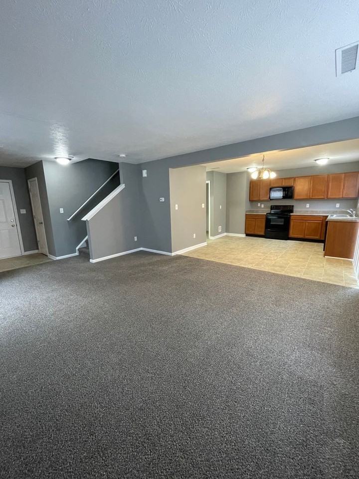 8107 Gathering Lane - Photo 4 of 13