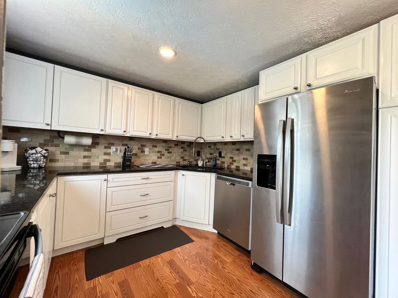 1349 Jennings Ct - Photo 2 of 35