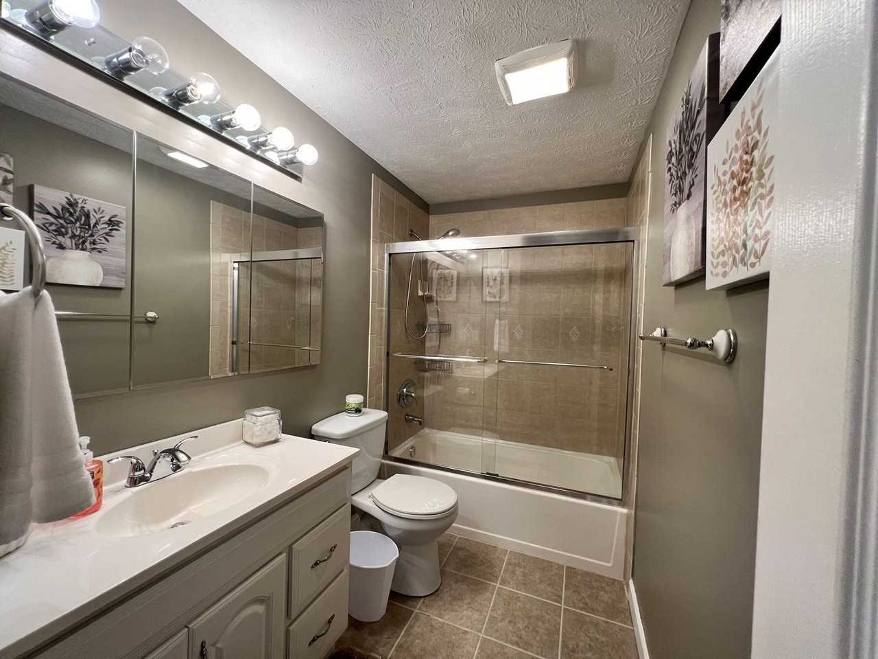 1349 Jennings Ct - Photo 7 of 35