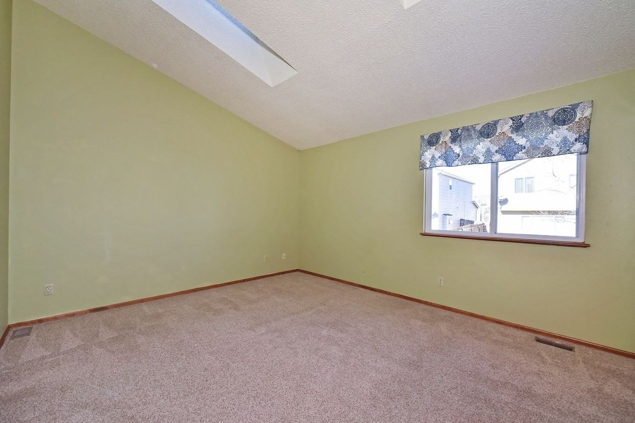 4330 Archwood Dr - Photo 3 of 28