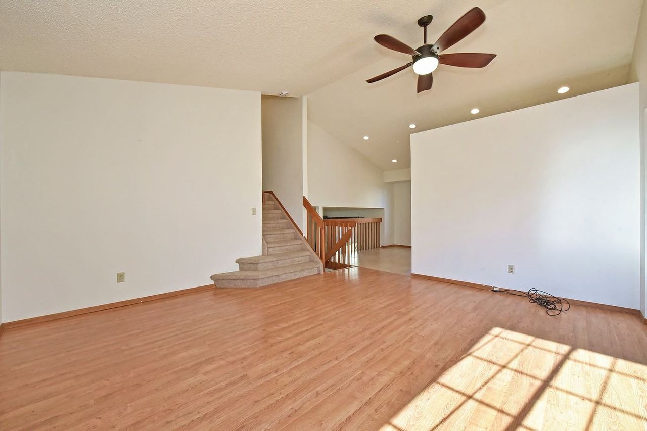 4330 Archwood Dr - Photo 3 of 28