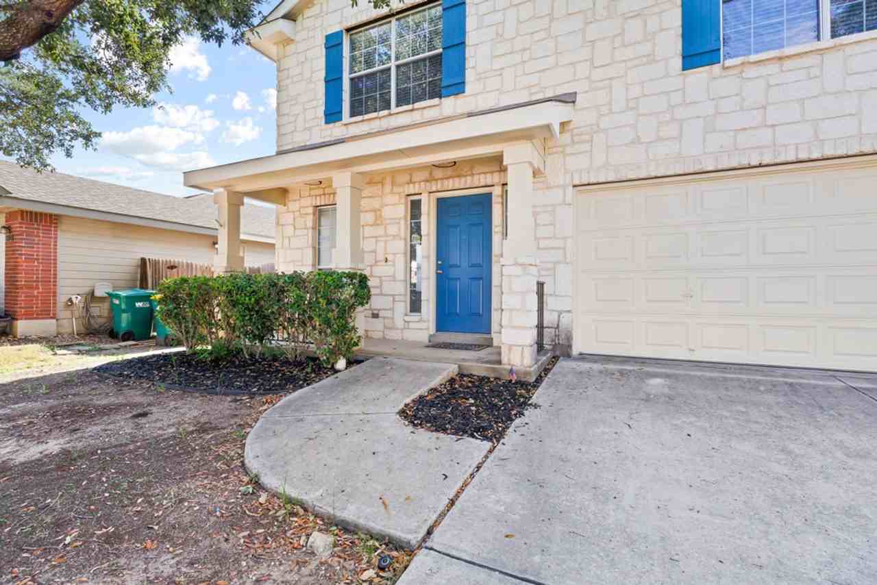 8968 Scarlet Crk - Photo 2 of 25