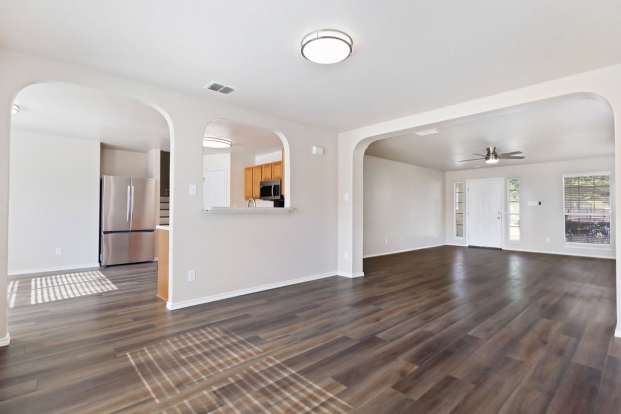 8968 Scarlet Crk - Photo 7 of 25