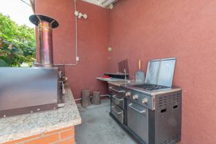 1106 S Plymouth Blvd - Photo 1 of 1