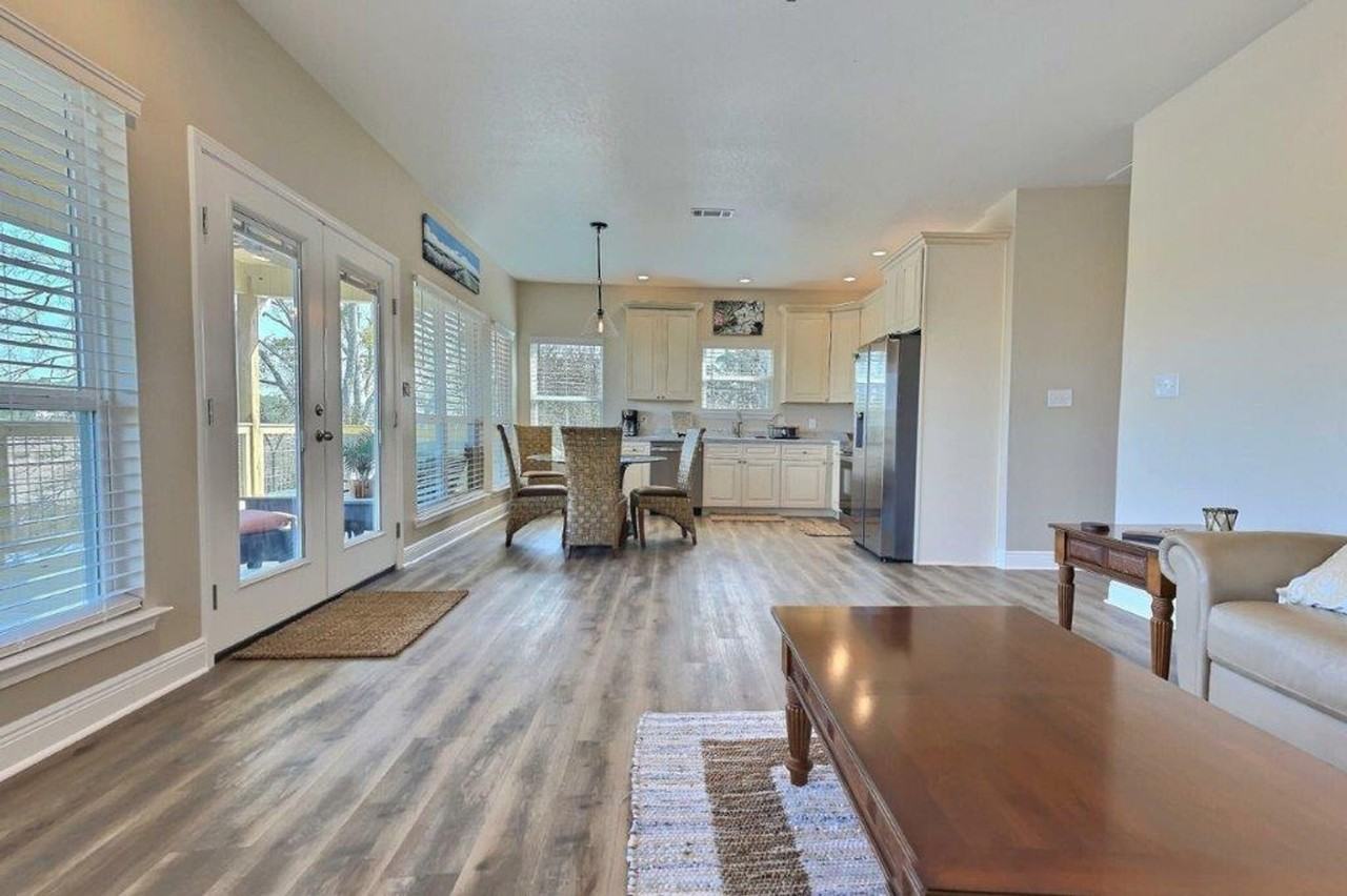 8712 W Simmons Bayou Dr - Photo 6 of 33