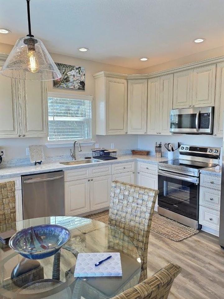 8712 W Simmons Bayou Dr - Photo 7 of 33