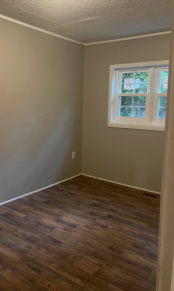 339B Hughes St - Photo 3 of 8