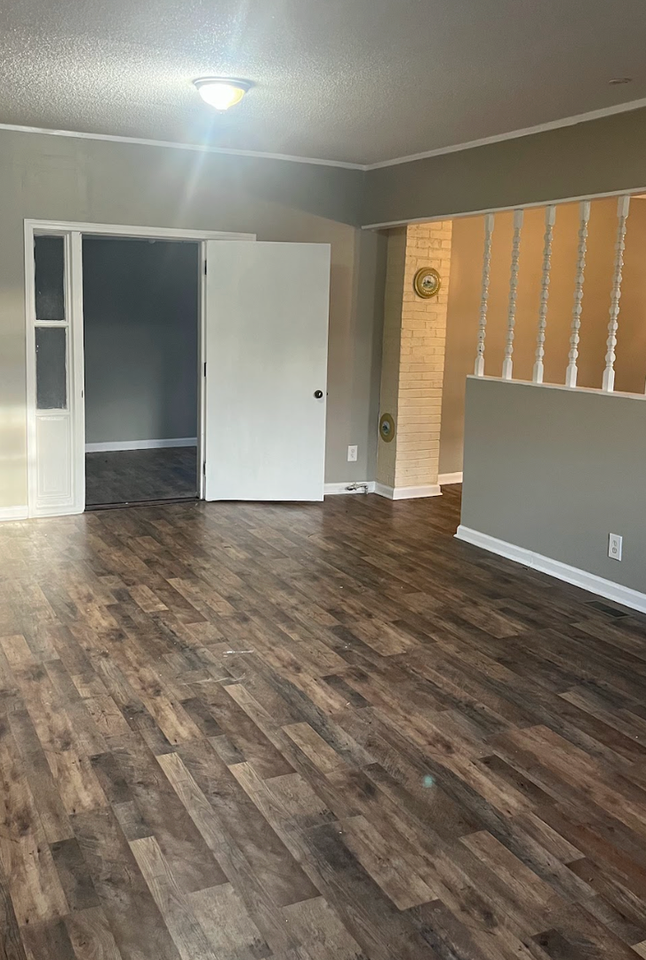 339B Hughes St - Photo 4 of 8