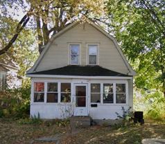 250 Irving Ave N - Photo 1 of 1
