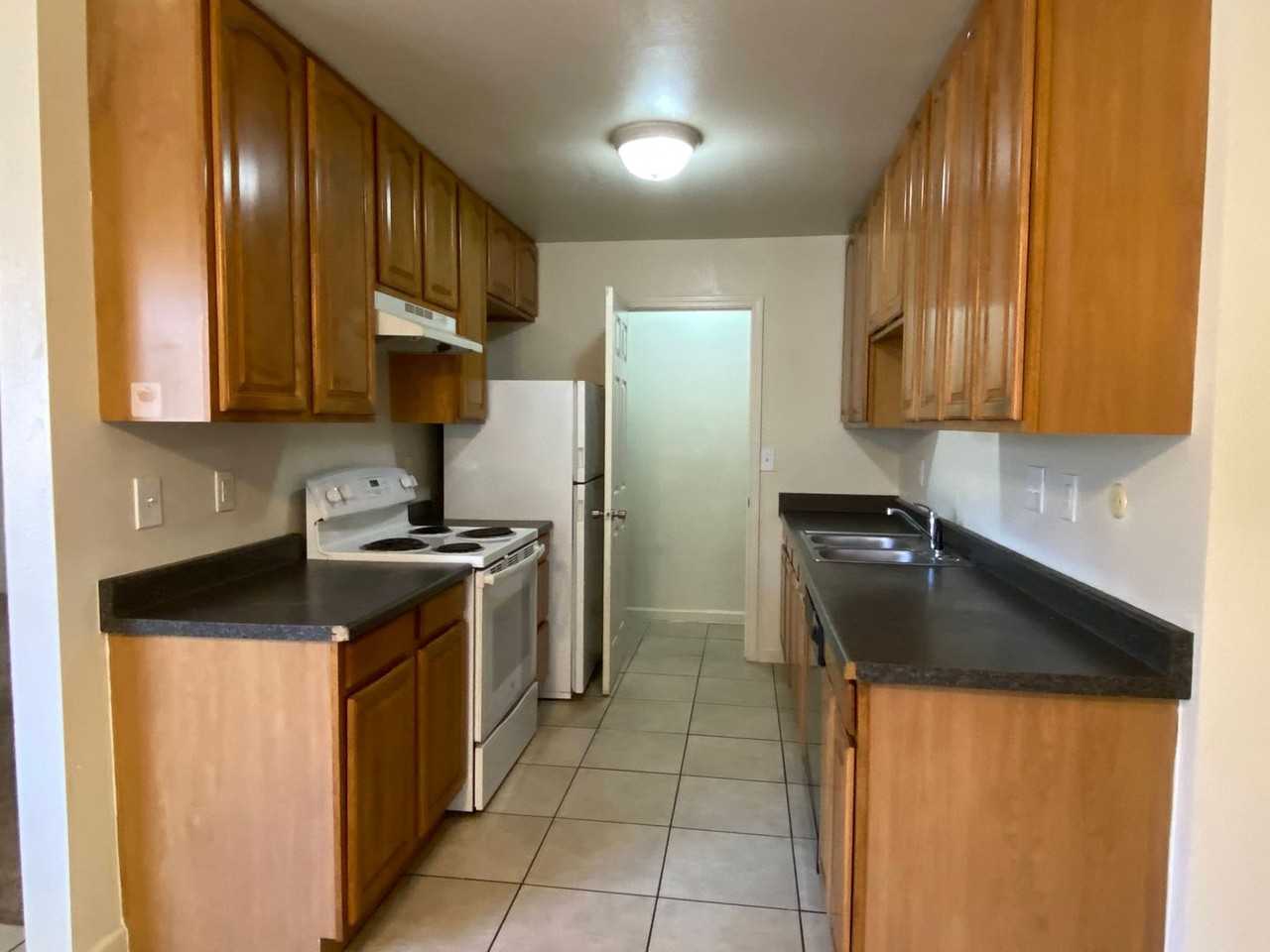 2641 Burlington Pl - Photo 6 of 22