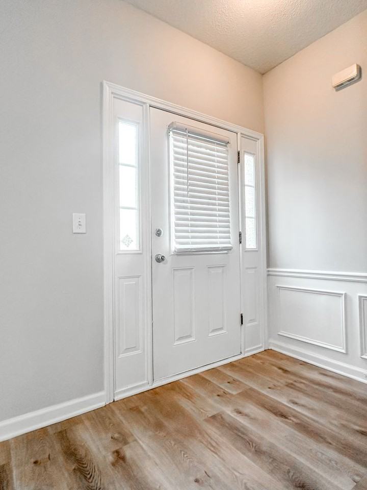 139 Riverstone Commons Cir - Photo 2 of 27