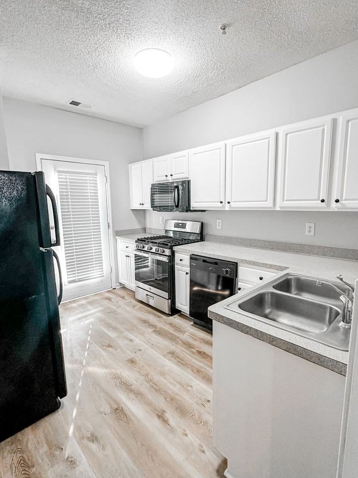 139 Riverstone Commons Cir - Photo 6 of 27