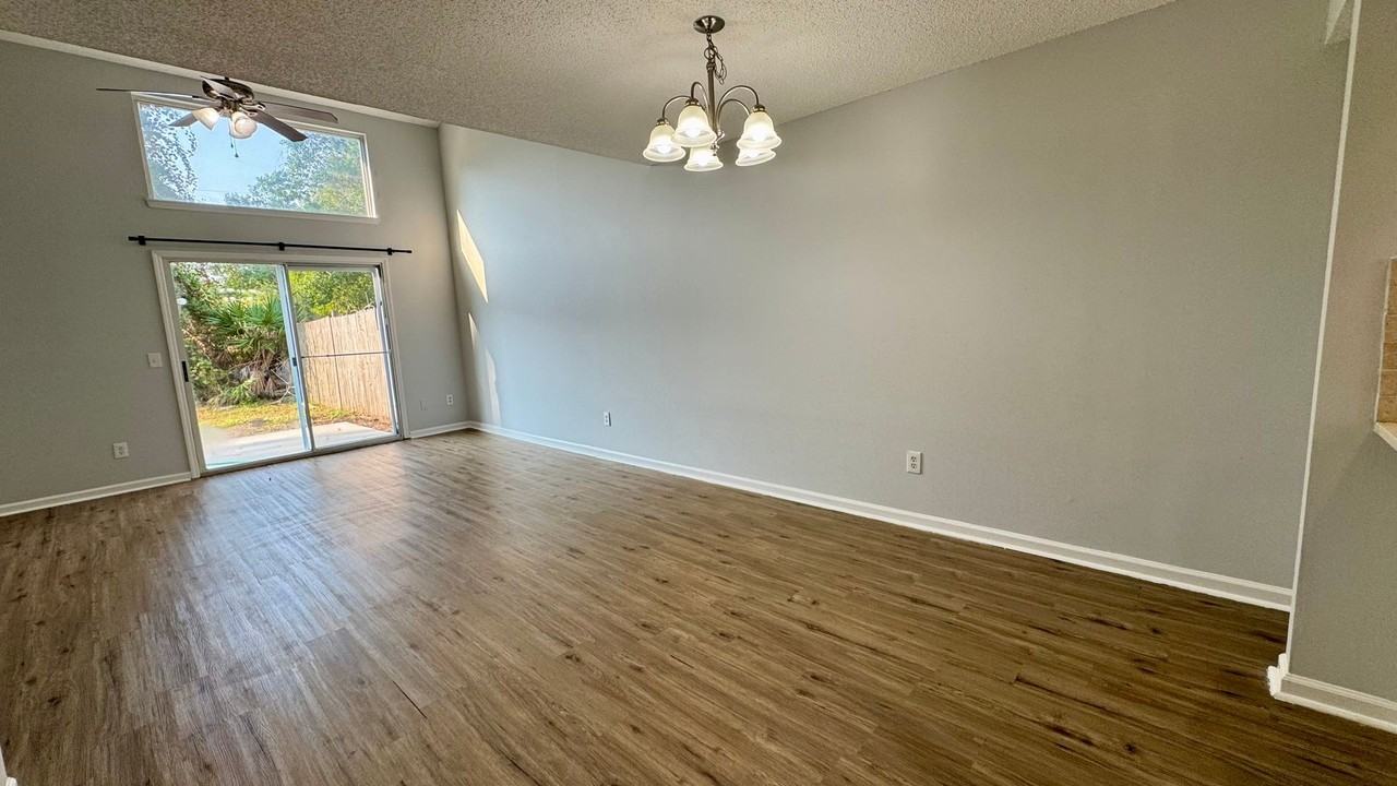 11766 White Horse Road - Photo 5 of 18