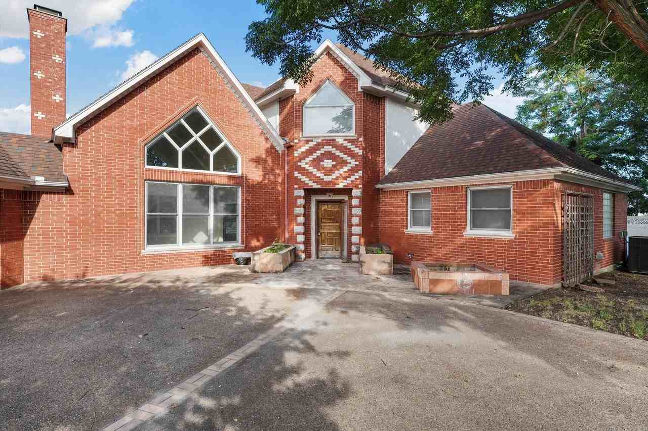 308 Westlane Circle - Photo 2 of 15