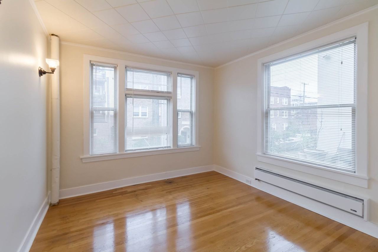 Carlyle Apartments - Photo 6 of 37