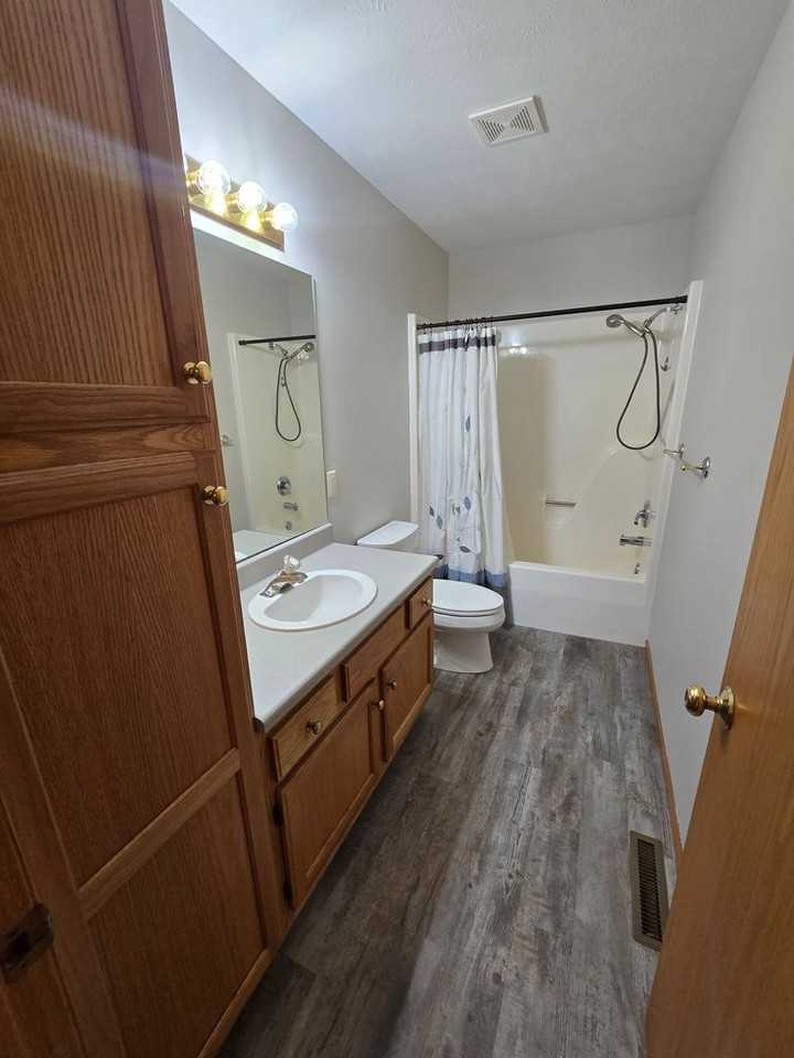 2424 N Howard Ave - Photo 4 of 12