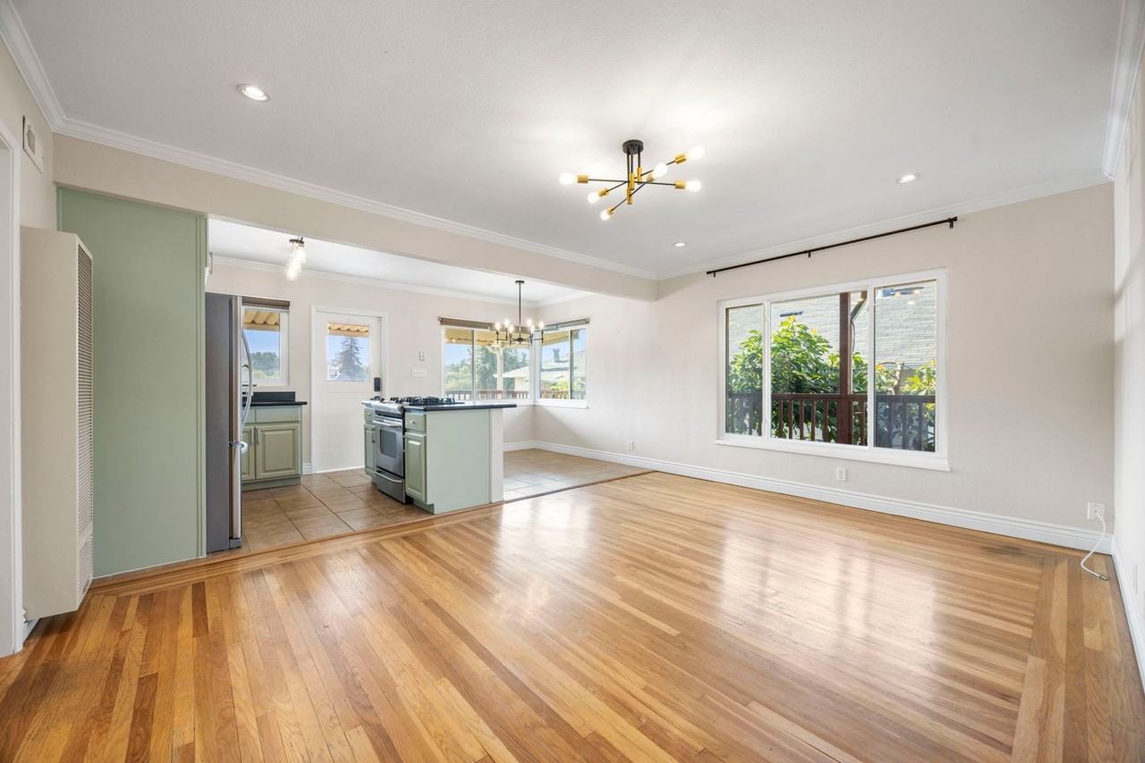 866 Erie St - Photo 2 of 24