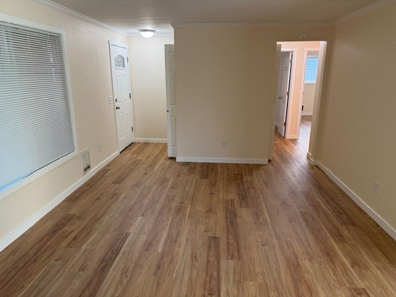 3325 Rockefeller Ave - Photo 3 of 14