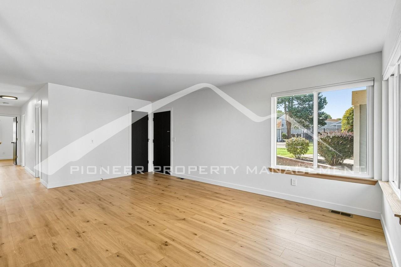 8762 Chase Dr #80 - Photo 5 of 30