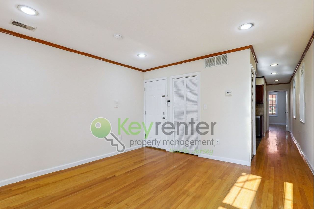 176 Webster Ave - Photo 2 of 22