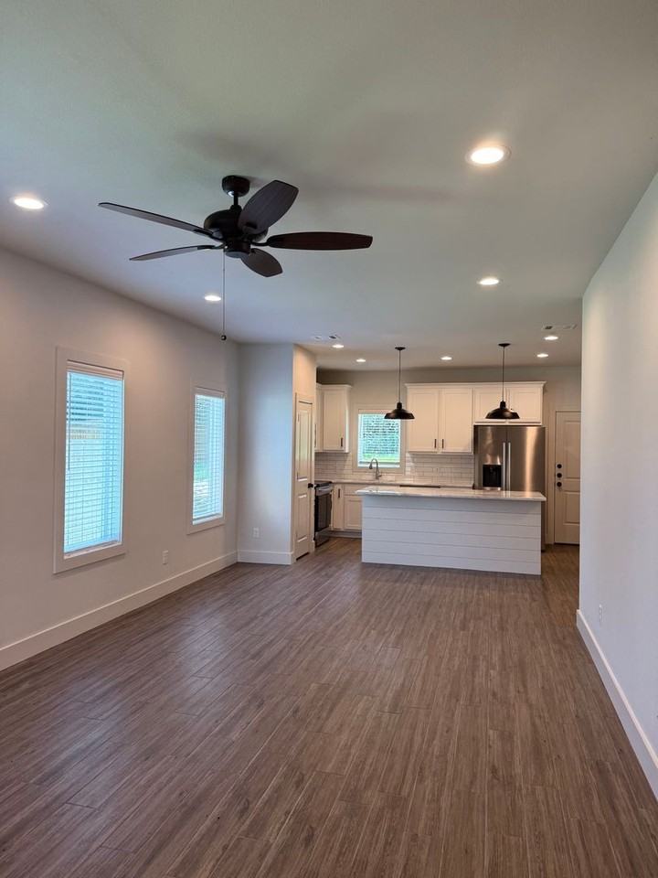 1412 Magnolia Dr - Photo 2 of 8
