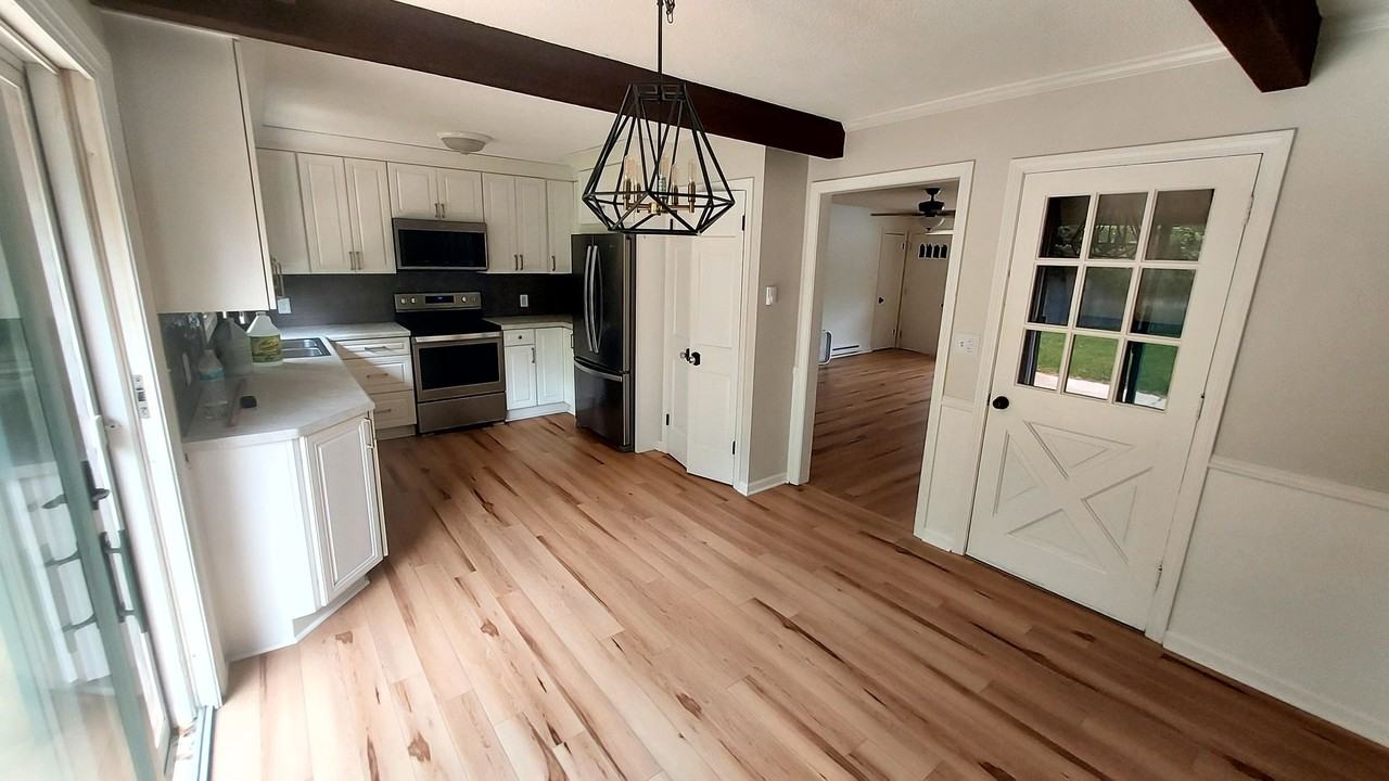 2112 Charles Dr - Photo 3 of 10