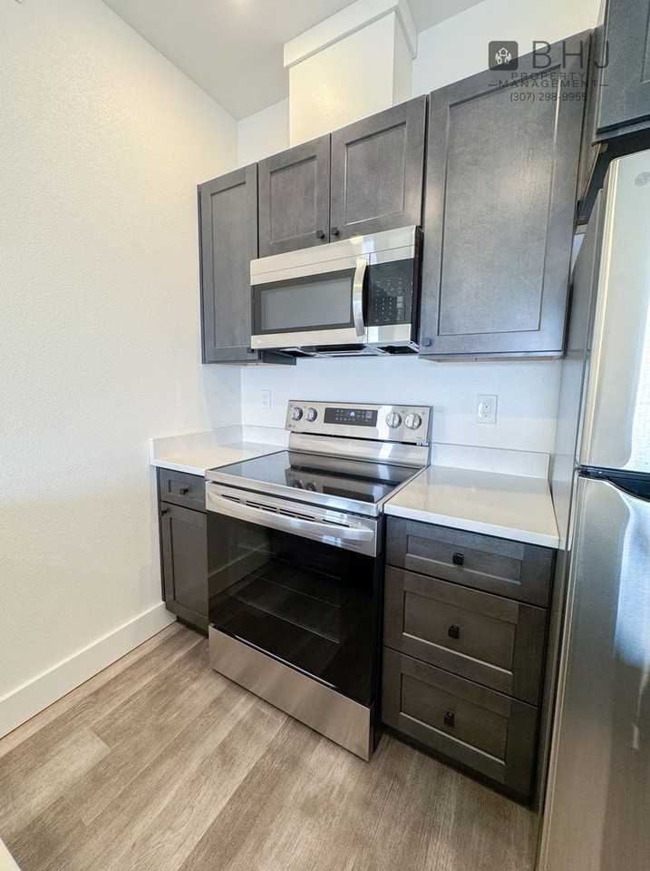 961 Covey Run - Photo 4 of 48