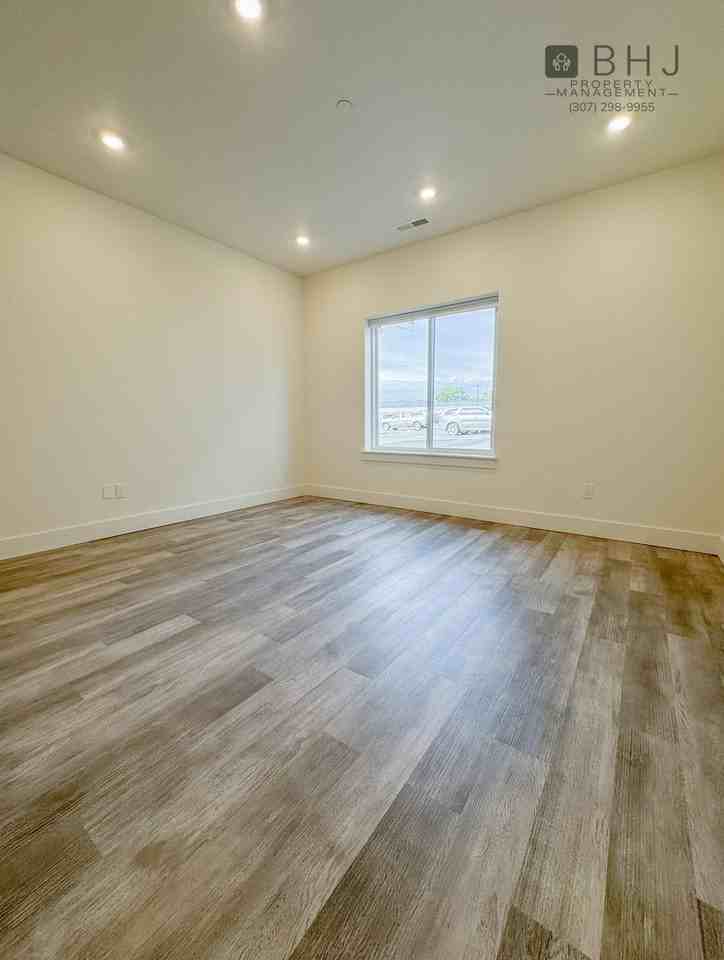 961 Covey Run - Photo 6 of 48