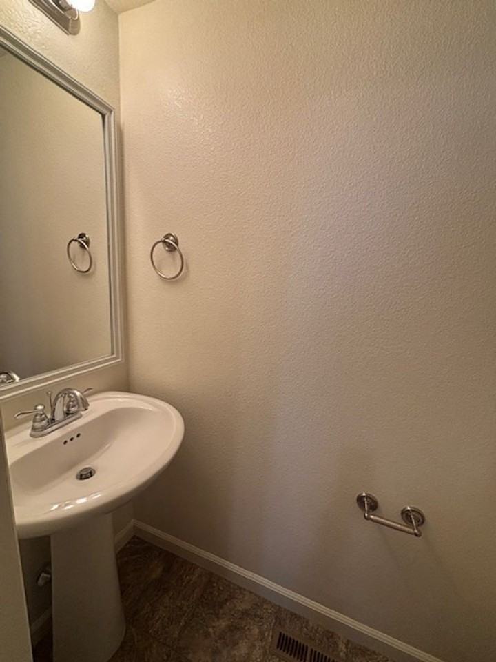 4016 Saddle Ridge Trl - Photo 4 of 49