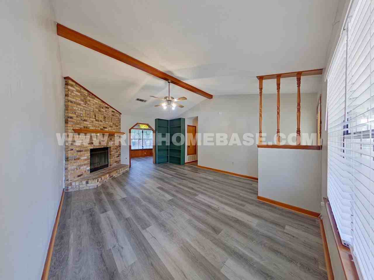 612 Moss Dr - Photo 2 of 19