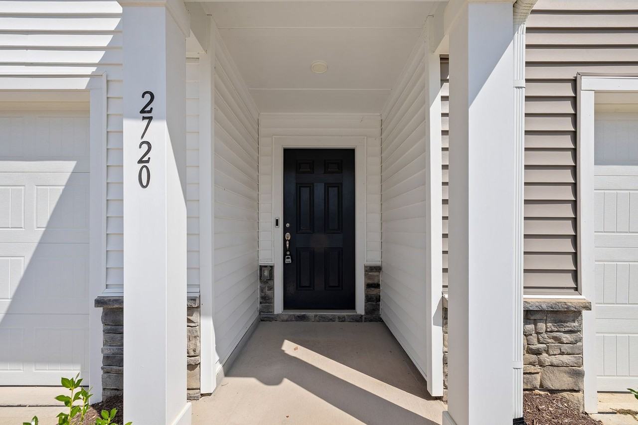 2720 Burgundy Star Dr - Photo 3 of 35